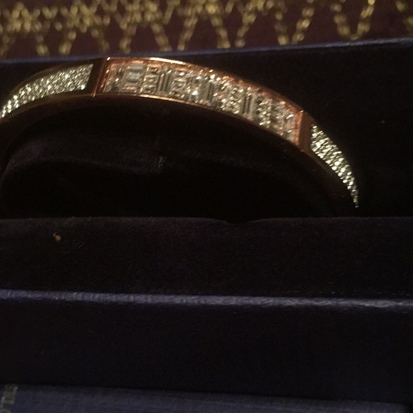Swarovski Ethic Narrow bangle - Picture 3 of 10